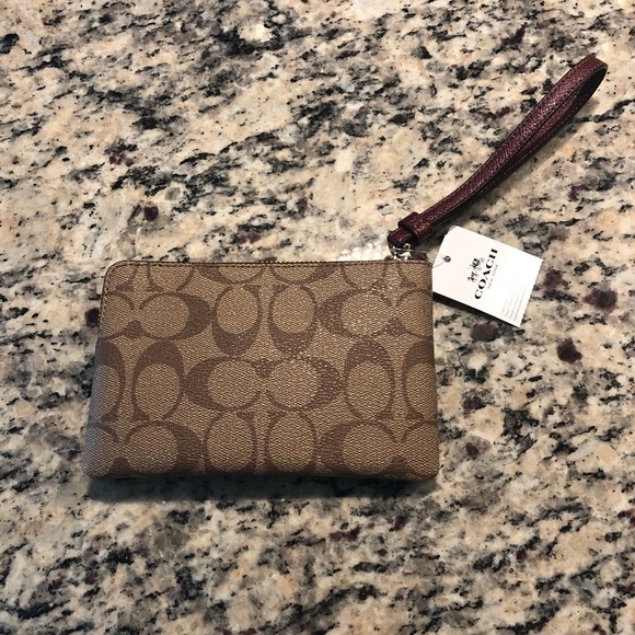 Coach wristlet - Picture 2 of 2